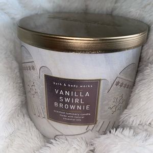 Vanilla Swirl Brownie Bath and Body Works 3-Wick Candle